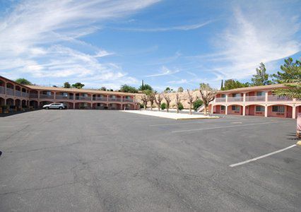 Econo On Historic Route 66 *